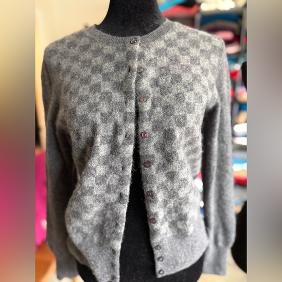 CUTE Halogen Gray Checkered Cashmere Cardigan, S (Tag Reads M) - Picture 5 of 10